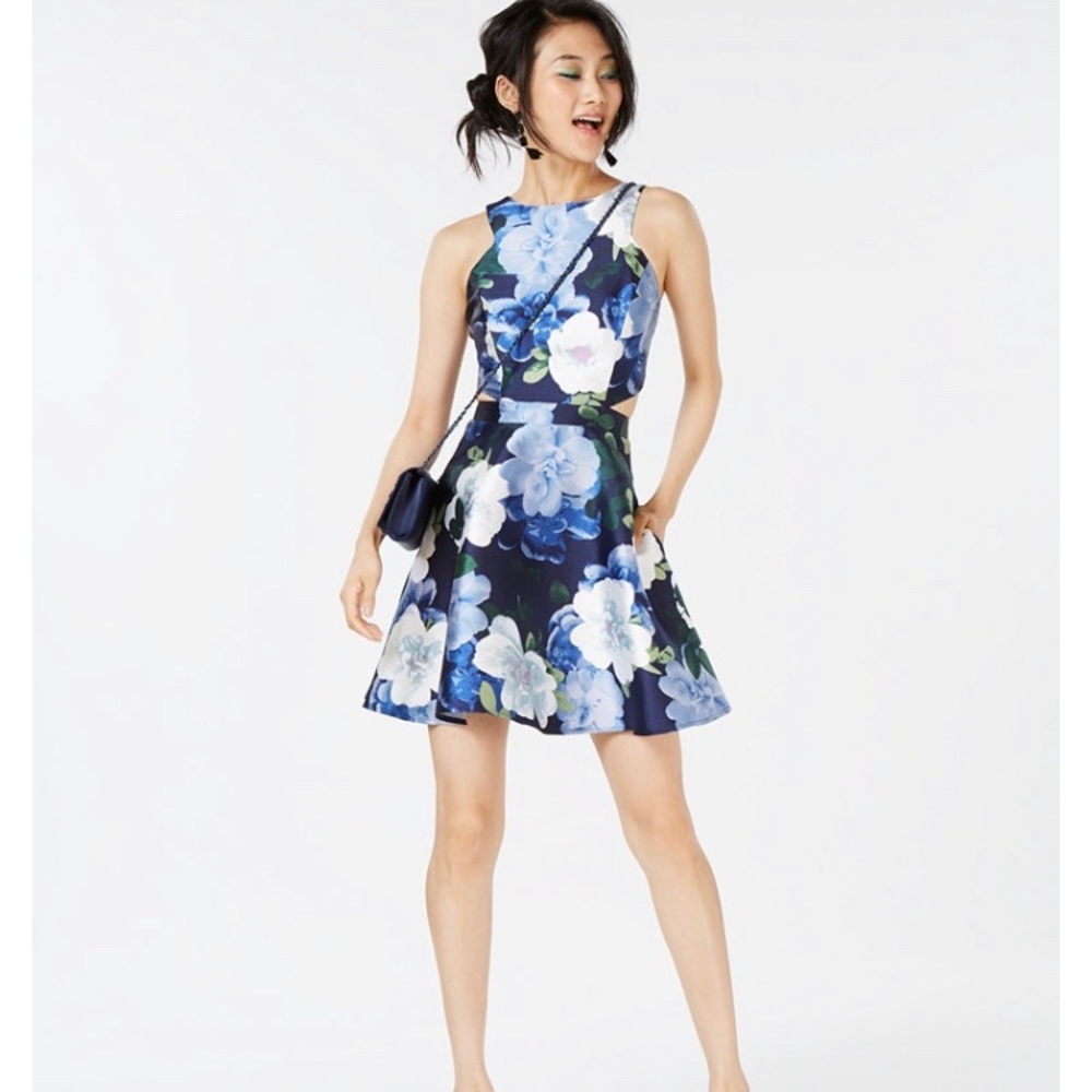 Speechless Juniors’ Floral Print Cutout Dress